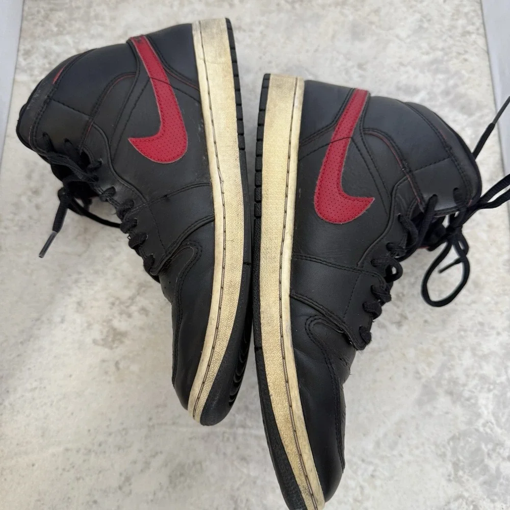 Nike Air Jordan 1 Mid Black Team Red 554724-009 Men's Size 10.5 Retro 2016